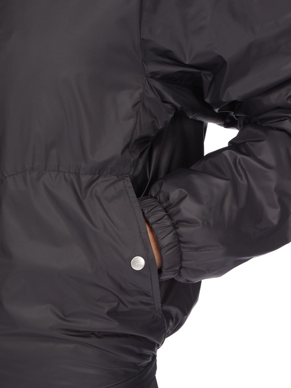 DRKSHDW FW25 CONCORDIANS SELAED WINDBREAKER IN BLACK RECYCLED