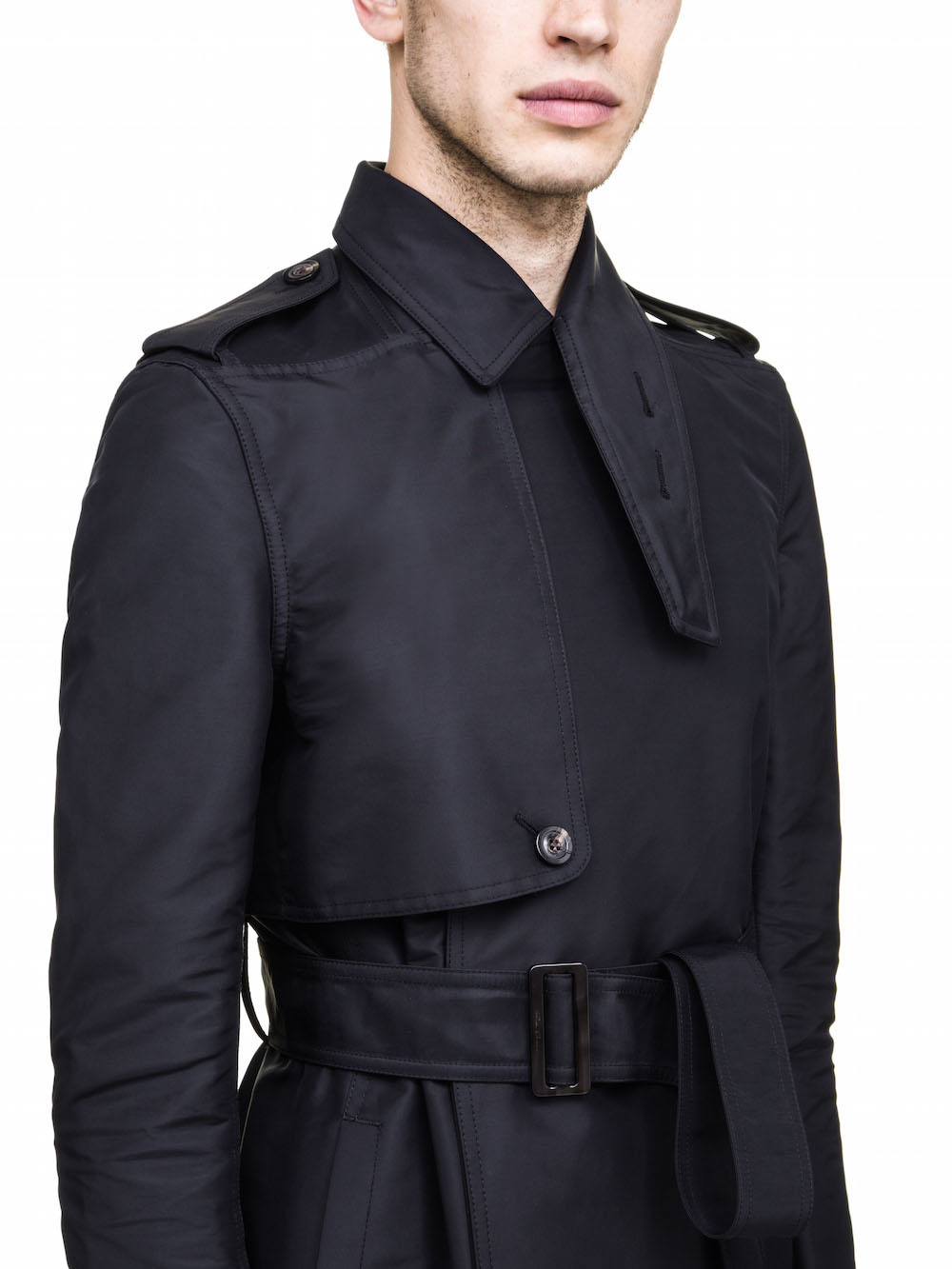RICK OWENS CARGO TRENCH IN BLACK TECH