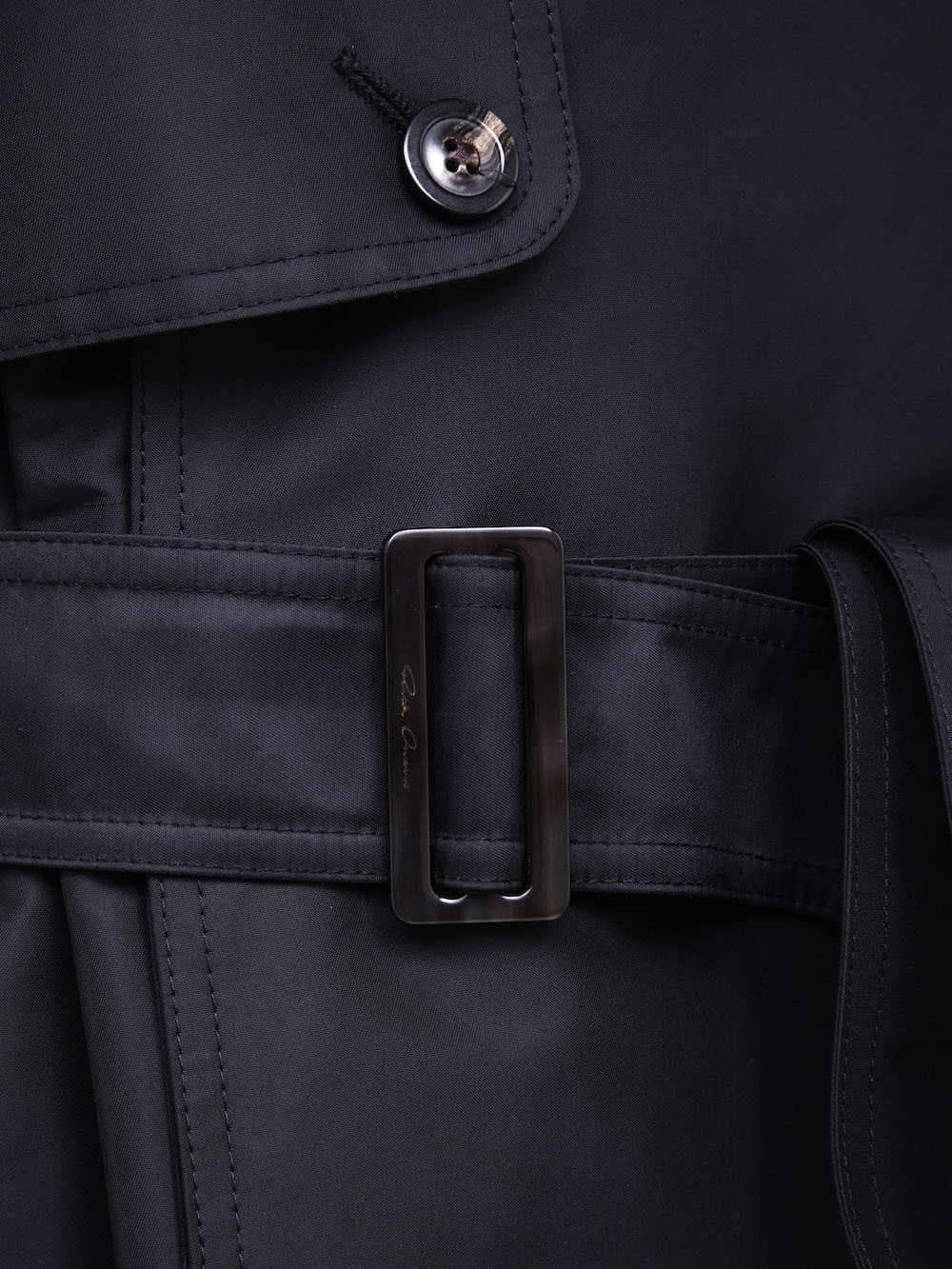RICK OWENS CARGO TRENCH IN BLACK TECH