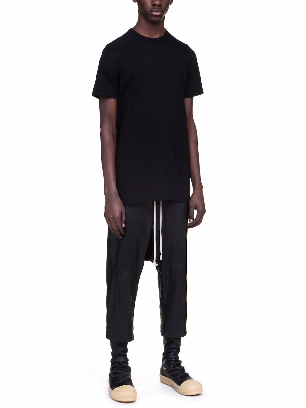 RICK OWENS LEVEL TEE IN BLACK COTTON