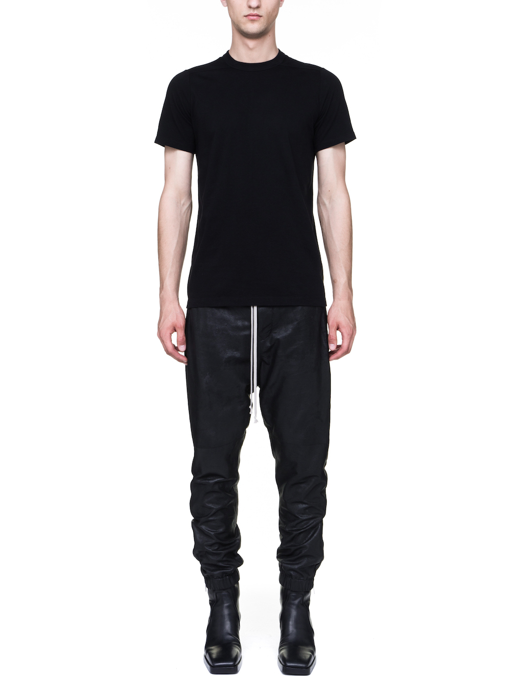 RICK OWENS LEVEL TEE IN BLACK MEDIUMWEIGHT COTTON JERSEY