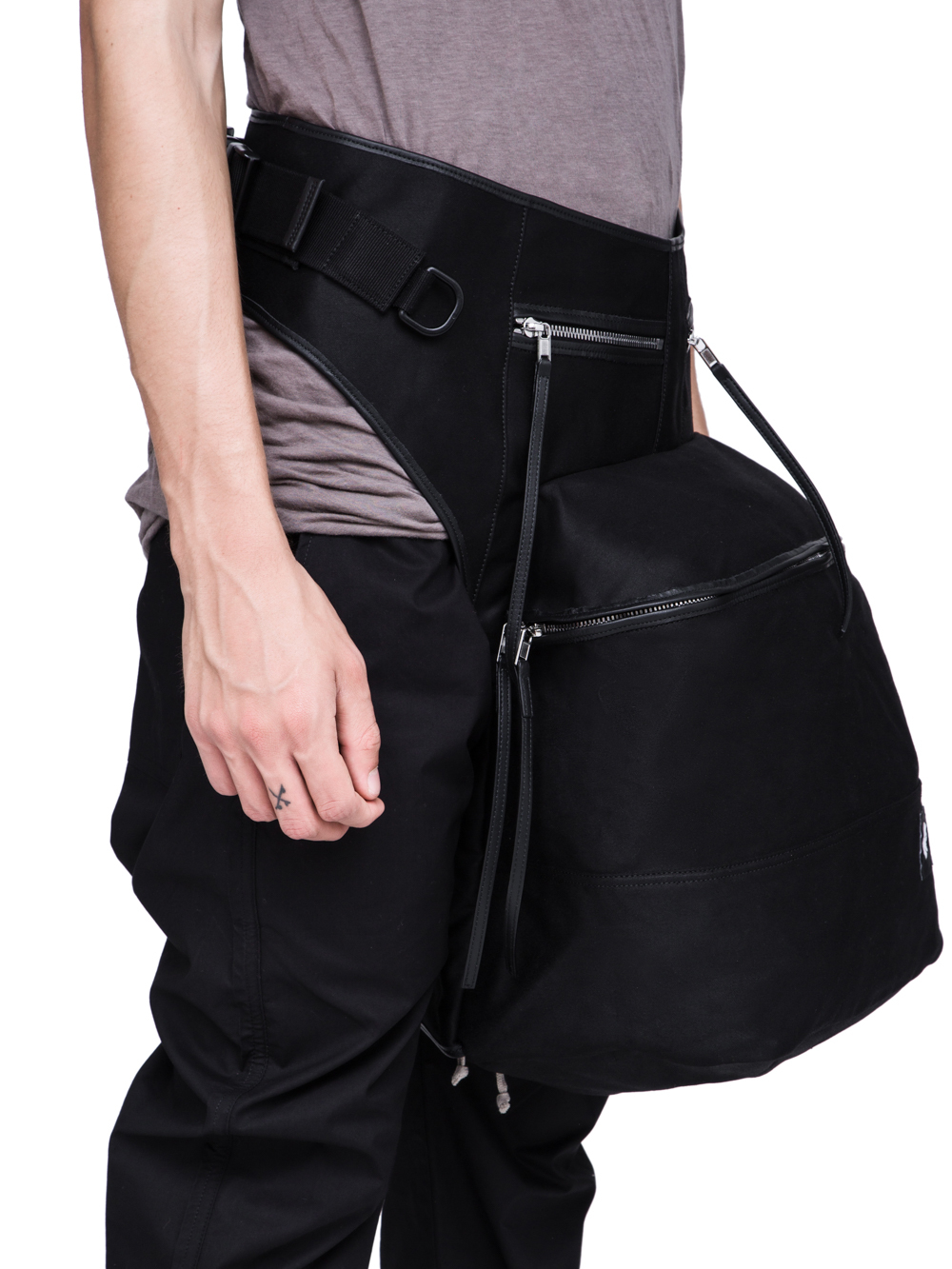 DRKSHDW FW18 SISYPHUS KANGAROO BAG IN BLACK
