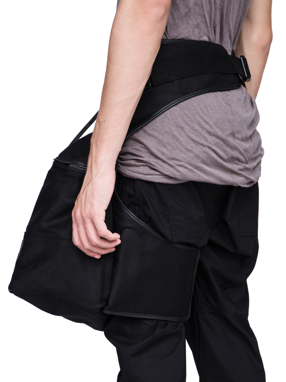 DRKSHDW FW18 SISYPHUS KANGAROO BAG IN BLACK